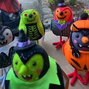HYDE & EEK COLLECTION OF HALLOWEEN BIRDS